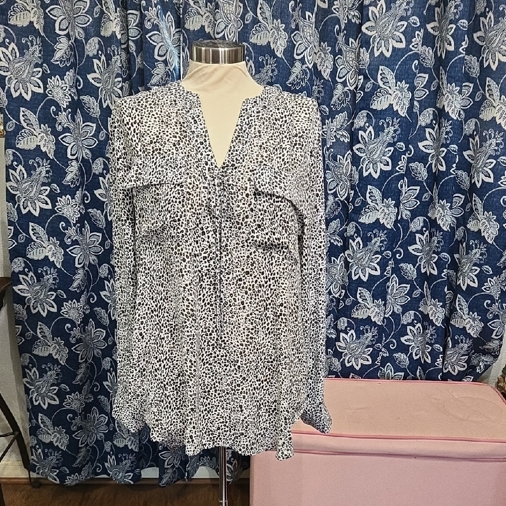 a.n.a Black and White Patterned Blouse